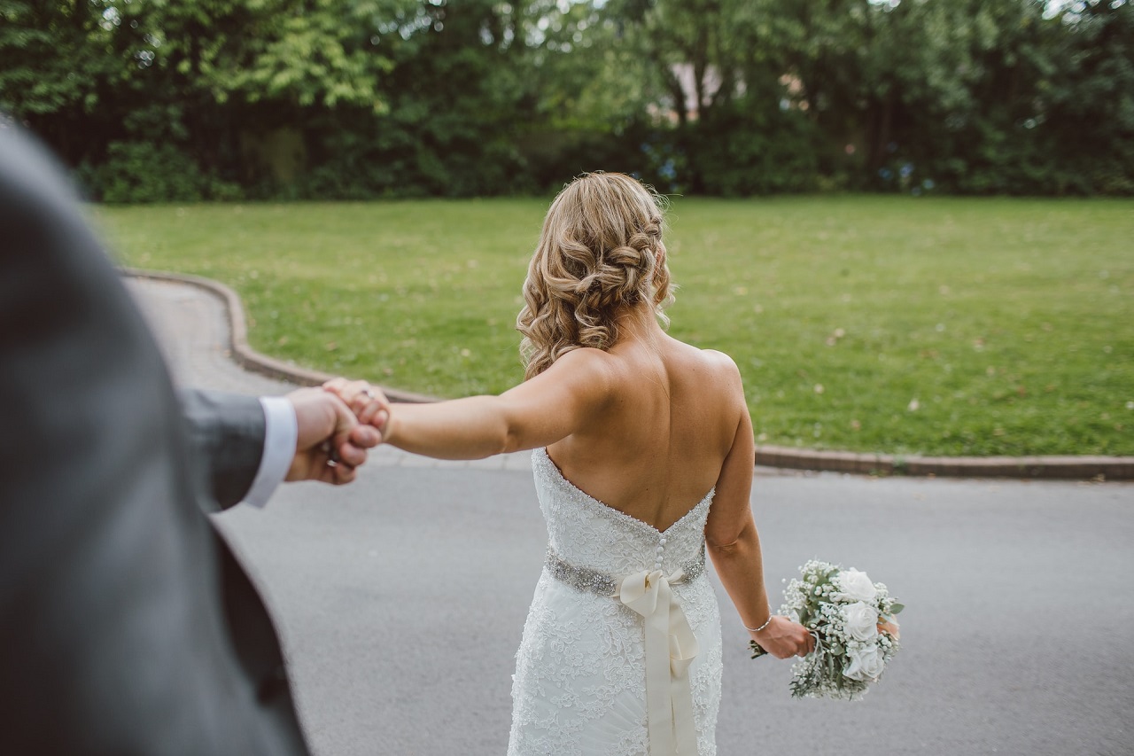 Dlaczego odpowiednia suknia ślubna to klucz do udanego wesela?