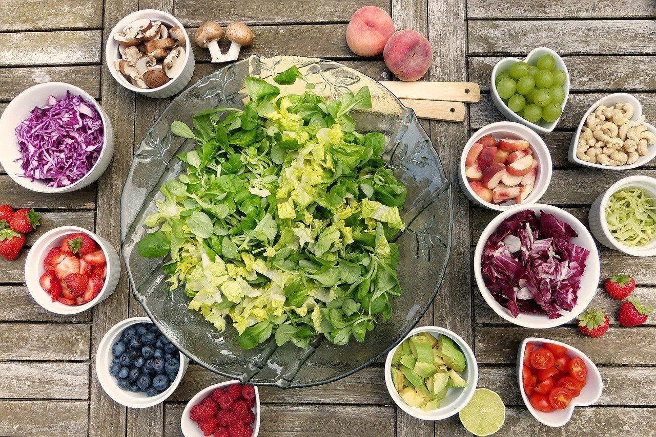 Jak najłatwiej pozyskać wegańskie produkty i dania?