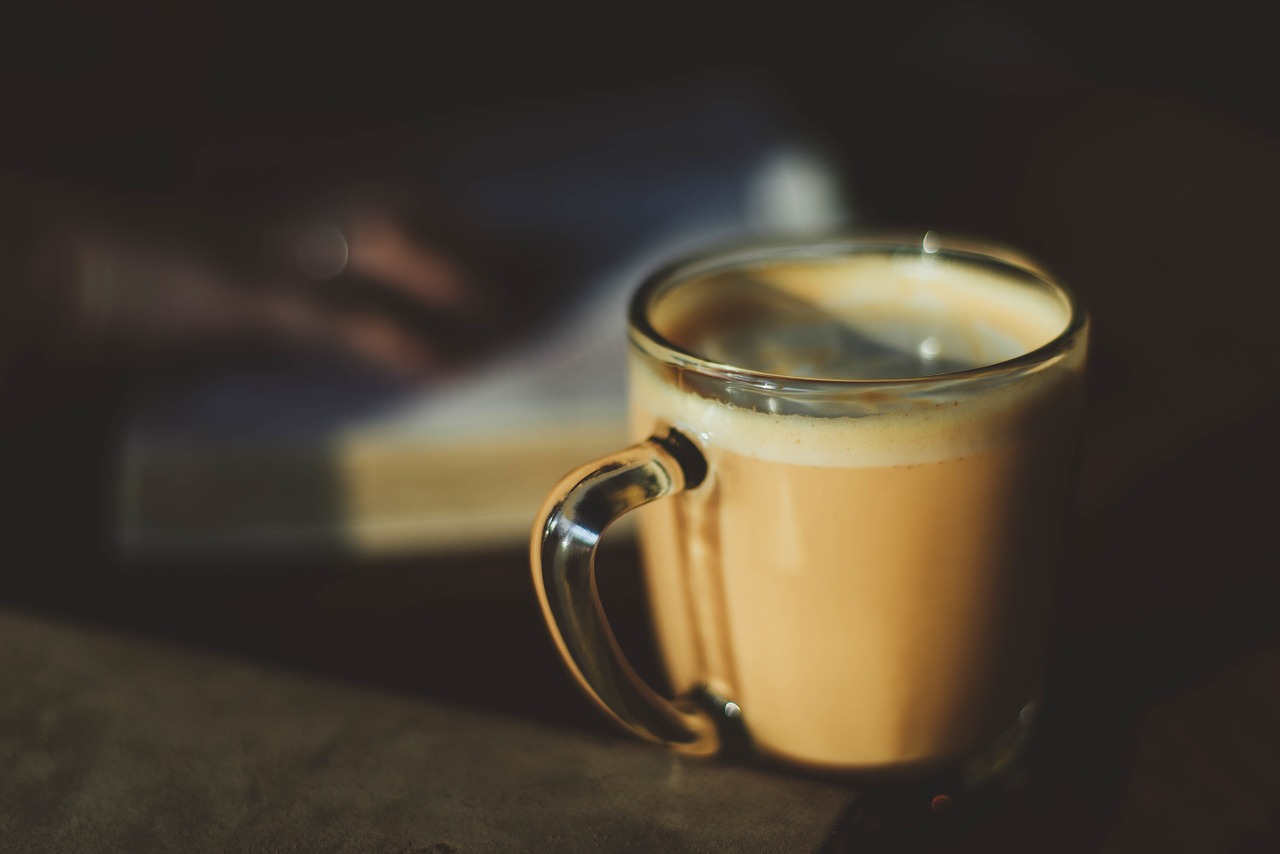 Aksamitna i pyszna kawa – z chłodziarką do mleka
